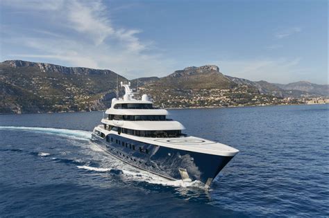lvmh yacht
